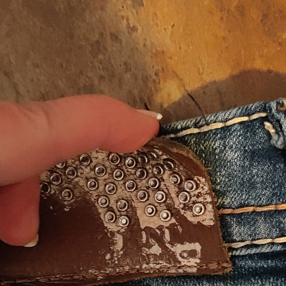 Buckle Blue Jeans with Embroidered Back and Distressed Wash - Picture 6 of 7